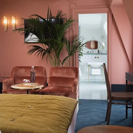 Monte Cristo Hotel
